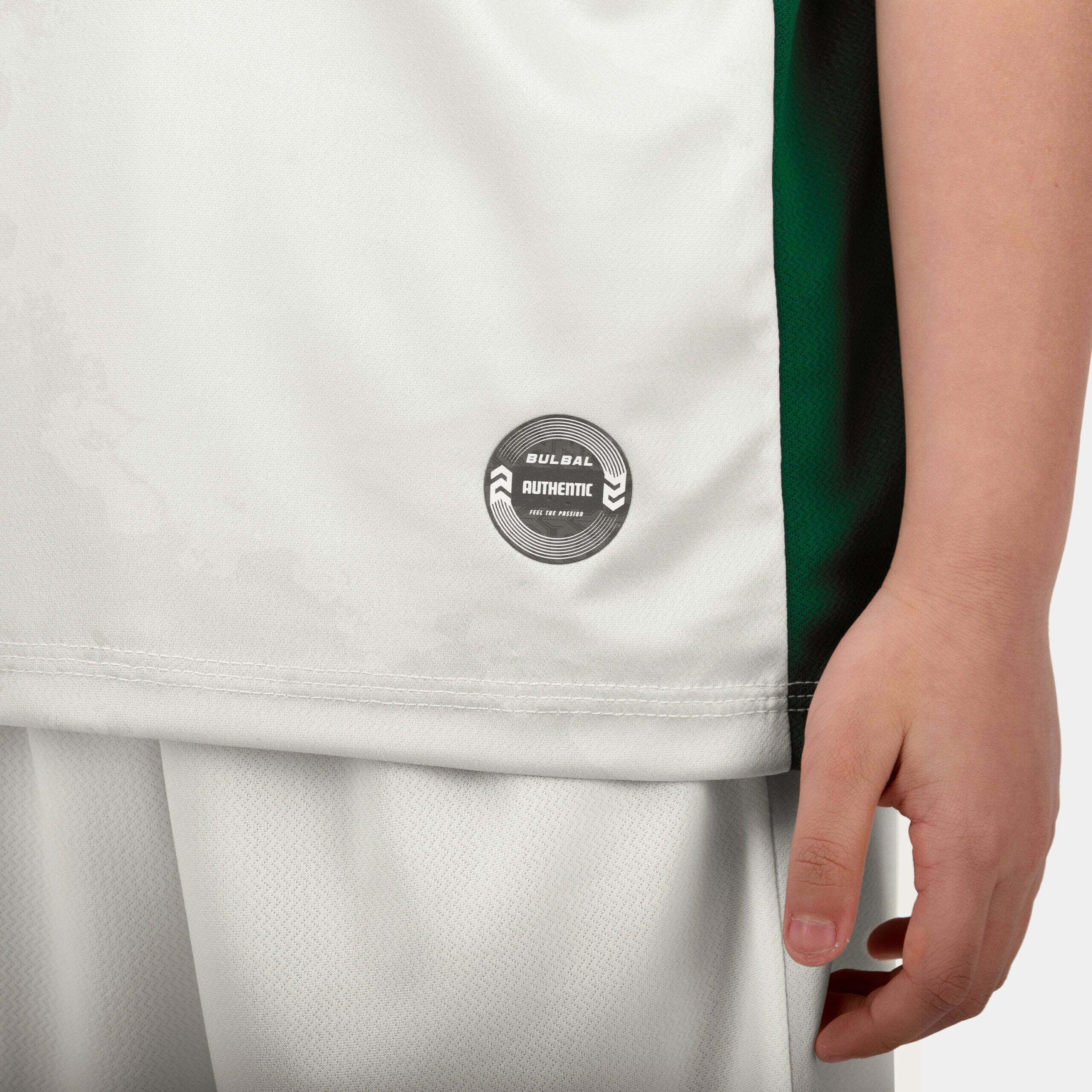 BO-QUAN-AO-BONG-RO-TRE-EM-BULBAL-TERRAS-TRANG