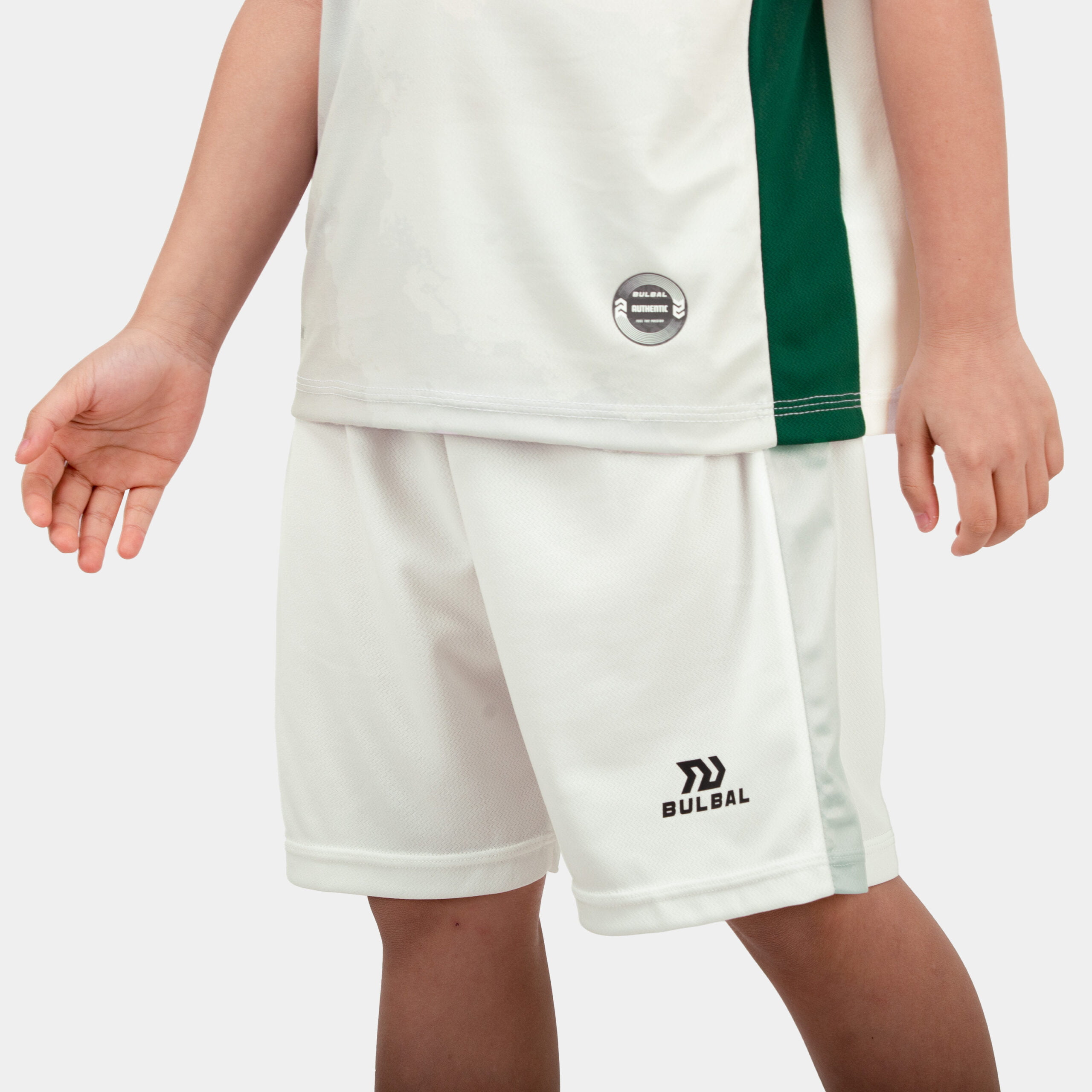 BO-QUAN-AO-BONG-RO-TRE-EM-BULBAL-TERRAS-TRANG